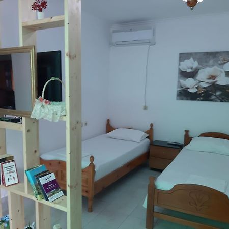 Vrenjo Guesthouse จีโรคาสเตอร์ ภายนอก รูปภาพ