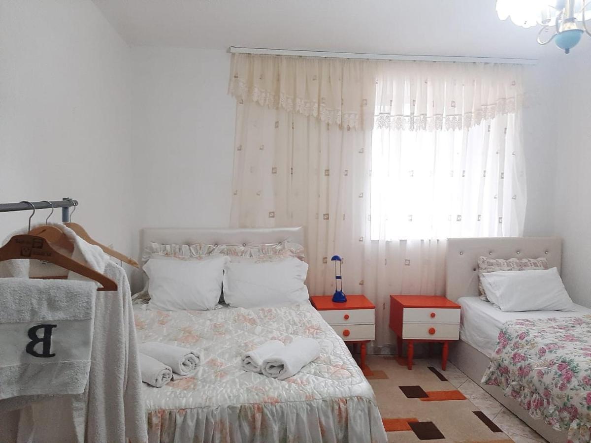 Vrenjo Guesthouse จีโรคาสเตอร์ ภายนอก รูปภาพ