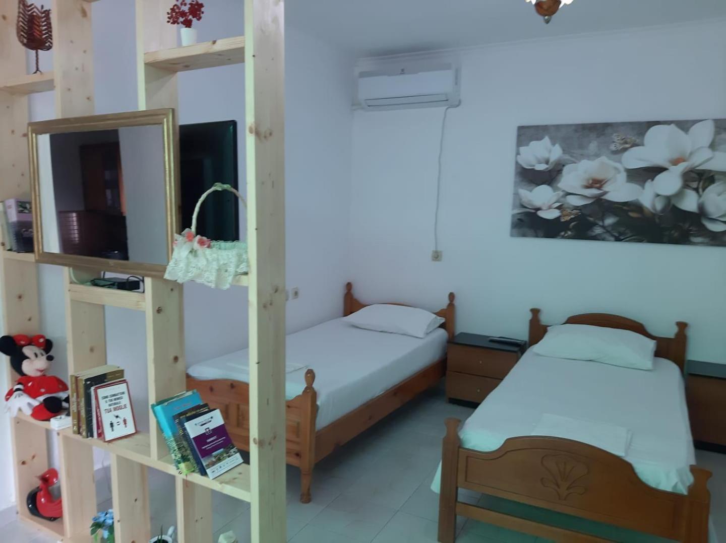Vrenjo Guesthouse จีโรคาสเตอร์ ภายนอก รูปภาพ