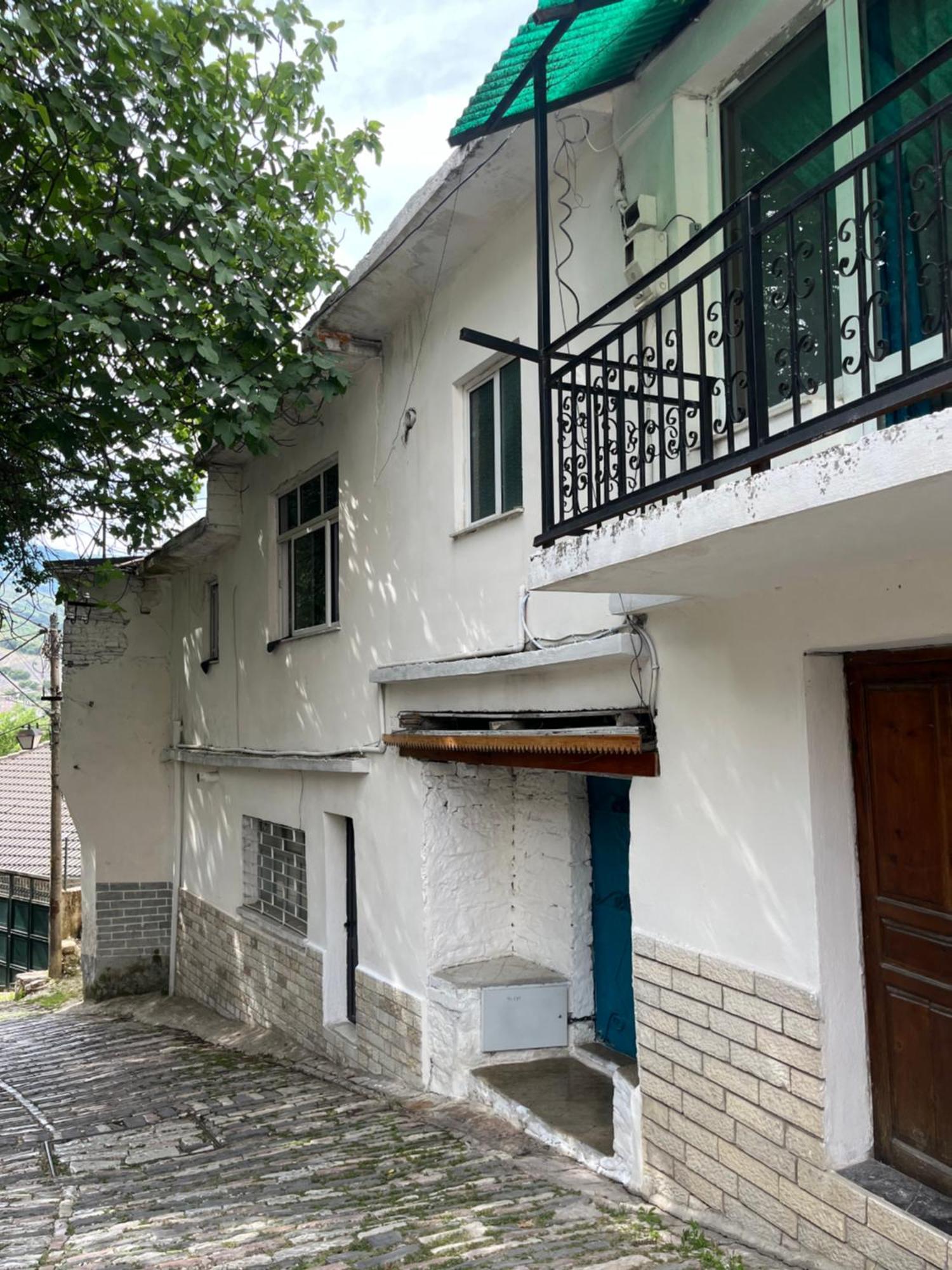 Vrenjo Guesthouse จีโรคาสเตอร์ ภายนอก รูปภาพ